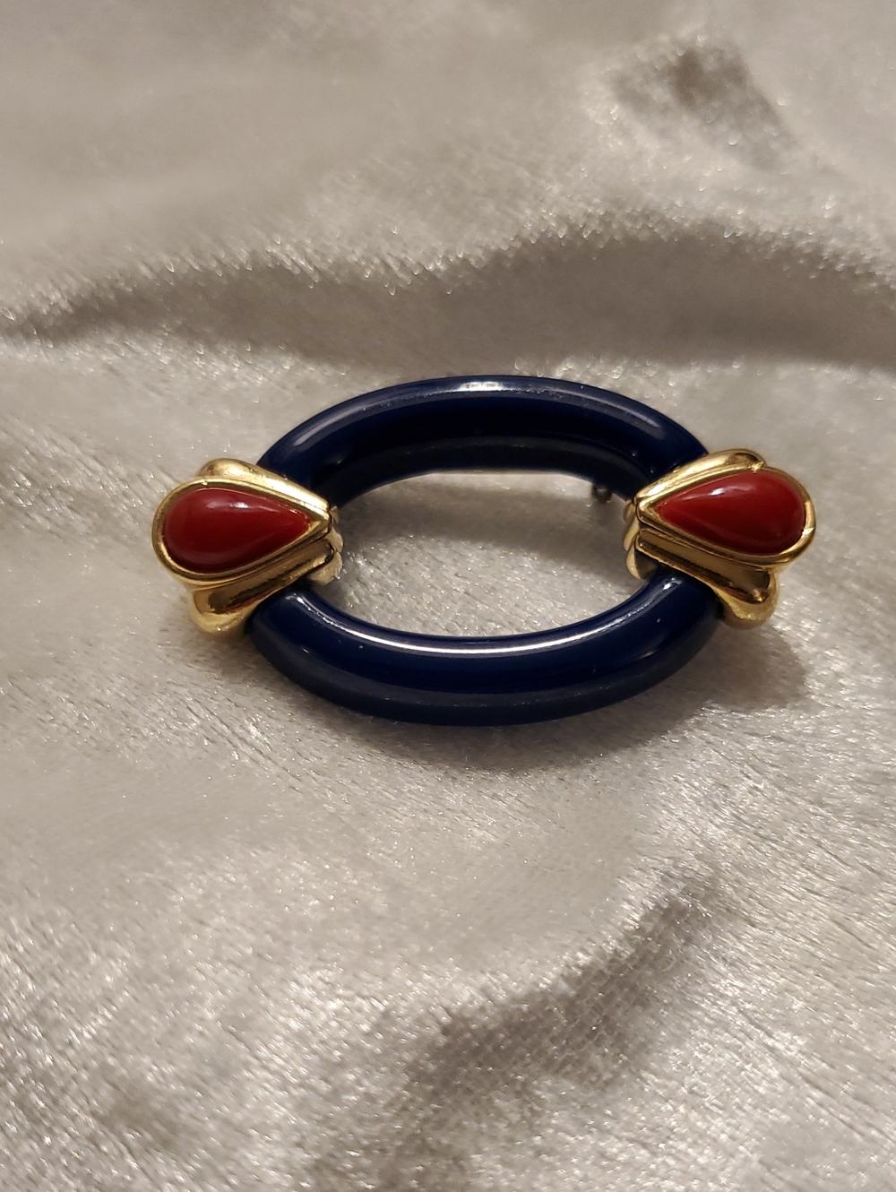 Vintage AVON Arabesque ART DECO Red Blue Gold Tone Oval Brooch Pin